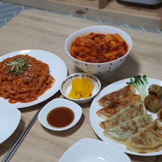 [심플리쿡]창화당떡볶이+모둠만두, 쫄면+굴림만두 SET — 5점을 준 리뷰어가 2020년 9월 올린 사용 사진