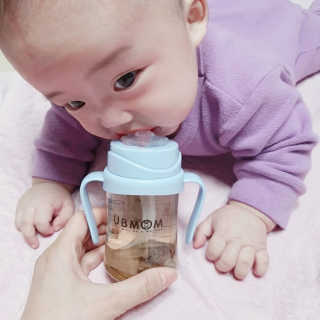 유비맘 샘방지 PPSU 빨대컵_컬러 랜덤 발송 — 5점을 준 리뷰어가 2020년 10월 올린 사용 사진