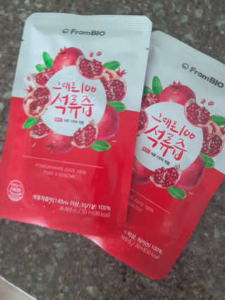 프롬바이오 오직 석류만 [그대로100 석류즙] 하루 1포로 건강하게 — 3점을 준 리뷰어가 2020년 5월 올린 사용 사진