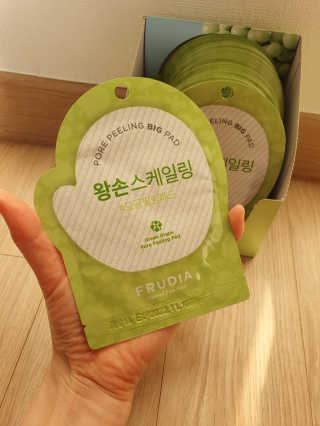 [후르디아] 청포도 매끈약산성 필링 패드_50매 세트 — 5점을 준 리뷰어가 2020년 5월 올린 사용 사진