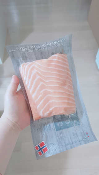 동원산업 항공직송 동원생연어_400g — 5점을 준 리뷰어가 2020년 4월 올린 사용 사진