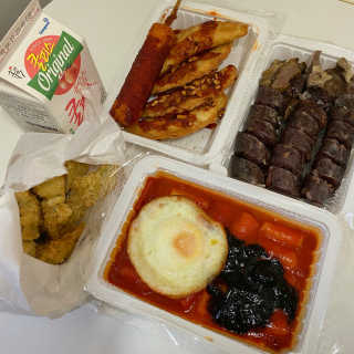죠스떡볶이 [죠스푸드] 짜빠떡볶이+떡또그+범벅만두 신메뉴 3종 — 3.5점을 준 리뷰어가 2020년 4월 올린 사용 사진