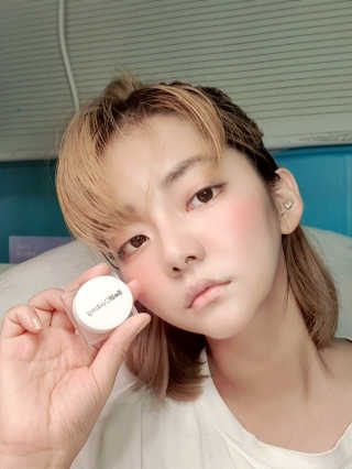셀프코딩 밀키웨이 스프레드 글리터 밤 — 2.5점을 준 리뷰어가 2020년 7월 올린 사용 사진