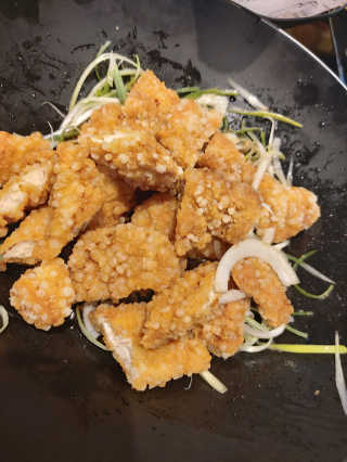 [교촌치킨 영등포역점] 치킨 메뉴 중 택1 — 5점을 준 리뷰어가 2020년 11월 올린 사용 사진