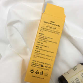 [스킨큐어] 산다화 비타민C 화이트닝 에센스 30ml — 5점을 준 리뷰어가 2020년 4월 올린 사용 사진