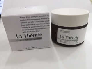 La Theorie Hydrating Ingredients | 하이드레이팅 인그레이디언츠 — 4점을 준 리뷰어가 2020년 4월 올린 사용 사진