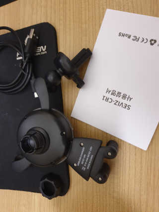 세비즈 차량용 스마트폰 무선충전기 CR1 — 4점을 준 리뷰어가 2020년 5월 올린 사용 사진