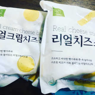 가치식탁 리얼치즈스틱, 리얼크림치즈볼 — 5점을 준 리뷰어가 2020년 8월 올린 사용 사진