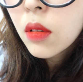 레드쿠키 브라우니 벨벳 립 틴트 — 4.5점을 준 리뷰어가 2020년 5월 올린 사용 사진