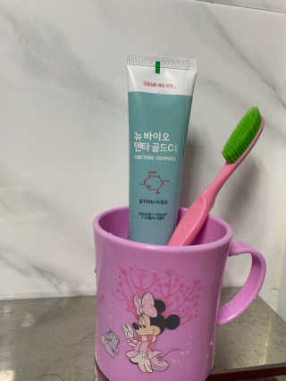 뉴바이오덴타골드C 치약, 킹두 대왕칫솔 — 5점을 준 리뷰어가 2020년 4월 올린 사용 사진
