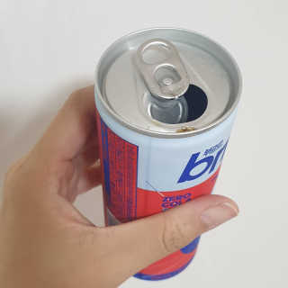 [칼로리 걱정 NO 제로칼로리 탄산음료]  부담없이 즐기는 부르르Brrr~~ 제로 콜라 — 5점을 준 리뷰어가 2020년 12월 올린 사용 사진