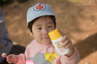 아토팜 야외놀이 선밀크 SPF50+ PA+++ — 5점을 준 리뷰어가 2020년 5월 올린 사용 사진