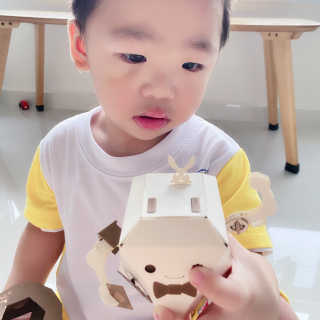 움직이는 종이로봇 - 로빗 로얄버전 움직이는 종이 로봇 - 로빗 — 5점을 준 리뷰어가 2020년 10월 올린 사용 사진