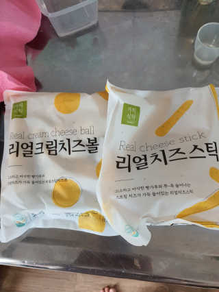 가치식탁 리얼치즈스틱, 리얼크림치즈볼 — 5점을 준 리뷰어가 2020년 9월 올린 사용 사진