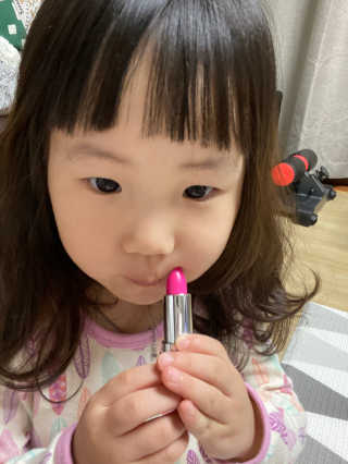 꼬메맘마 네이처 달리아핑크 립컬러 — 4점을 준 리뷰어가 2020년 4월 올린 사용 사진
