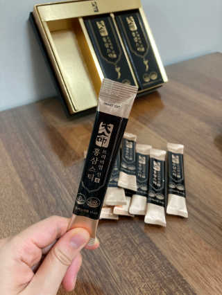 헬스업_천명진프리미엄홍삼스틱_10ml x 30포 — 5점을 준 리뷰어가 2020년 7월 올린 사용 사진