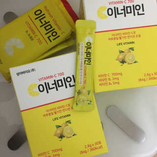 이너미인 VITAMIN-C 700 — 5점을 준 리뷰어가 2020년 8월 올린 사용 사진