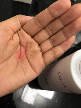 어글리프루프 에센스 스탑디어글리 레드모먼트 에센스 120ml — 5점을 준 리뷰어가 2020년 10월 올린 사용 사진