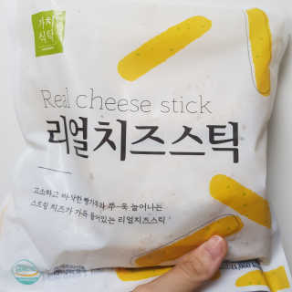 가치식탁 리얼치즈스틱, 리얼크림치즈볼 — 5점을 준 리뷰어가 2020년 8월 올린 사용 사진