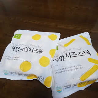 가치식탁 리얼치즈스틱, 리얼크림치즈볼 — 5점을 준 리뷰어가 2020년 8월 올린 사용 사진