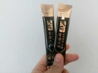 헬스업_천명진프리미엄홍삼스틱_10ml x 30포 — 5점을 준 리뷰어가 2020년 9월 올린 사용 사진