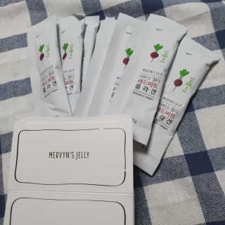 유유네이처 머빈스 젤리 레드비트 콜라겐 — 5점을 준 리뷰어가 2020년 8월 올린 사용 사진