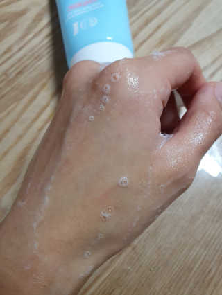IO 아이오 오늘도 넌 순수해 - 약산성 클렌징폼 — 5점을 준 리뷰어가 2020년 12월 올린 사용 사진