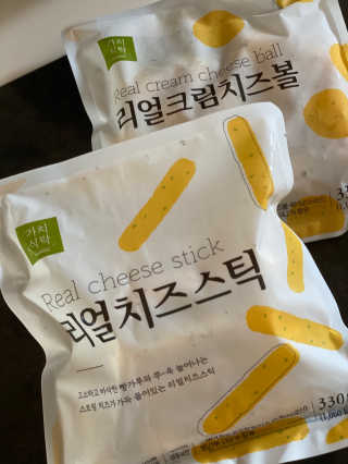 가치식탁 리얼치즈스틱, 리얼크림치즈볼 — 5점을 준 리뷰어가 2020년 8월 올린 사용 사진