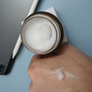 La Theorie Hydrating Ingredients | 하이드레이팅 인그레이디언츠 — 5점을 준 리뷰어가 2020년 5월 올린 사용 사진