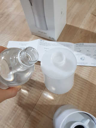 안도 굿티스 자동손소독기+리필액+극세사천 포함 — 5점을 준 리뷰어가 2020년 9월 올린 사용 사진