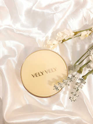 VELY VELY 아우라 허니 글로우 쿠션 — 5점을 준 리뷰어가 2020년 4월 올린 사용 사진