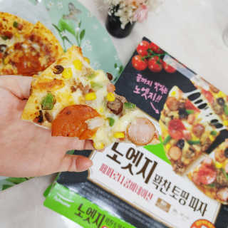 [풀무원] 노엣지 꽉찬토핑 피자 3종 — 5점을 준 리뷰어가 2020년 8월 올린 사용 사진