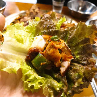 [동네맛집족발] 4개 족발 중 택1 — 5점을 준 리뷰어가 2020년 5월 올린 사용 사진