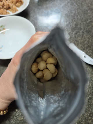 도이퉁 마카다미아 넛 90g  로얄 마카넛 오리지널 쏠트 허니 — 5점을 준 리뷰어가 2020년 11월 올린 사용 사진