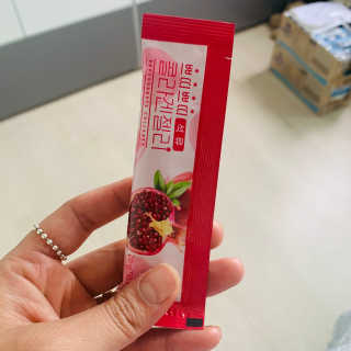 헬스업_쁘띠쁘띠석류콜라겐젤리_20g x 14포 — 5점을 준 리뷰어가 2020년 8월 올린 사용 사진