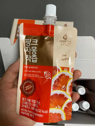 자연에온 핑크 자몽 착즙 100mL 10개입 2BOX — 4.5점을 준 리뷰어가 2020년 11월 올린 사용 사진