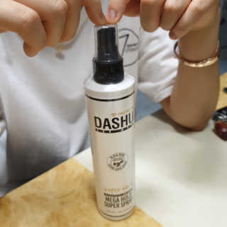 다슈코리아 다슈 포 맨 프리미엄 메가 홀드 슈퍼 스프레이 250ml — 5점을 준 리뷰어가 2020년 7월 올린 사용 사진