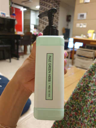 멈칫 멜팅 바디로션,  약산성 바디워시 택 1 — 5점을 준 리뷰어가 2020년 7월 올린 사용 사진