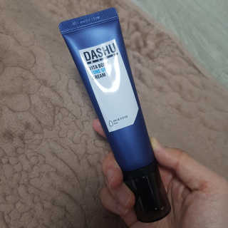 다슈코리아 다슈 맨즈 비타 붐 톤업 크림 — 4.5점을 준 리뷰어가 2020년 4월 올린 사용 사진