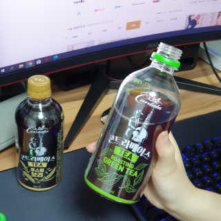 칸타타 콘트베이스 칸타타 콘트라베이스 TEA 보리/그린티 500ml — 5점을 준 리뷰어가 2020년 8월 올린 사용 사진