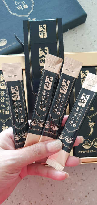 헬스업_천명진프리미엄홍삼스틱_10ml x 30포 — 5점을 준 리뷰어가 2020년 7월 올린 사용 사진