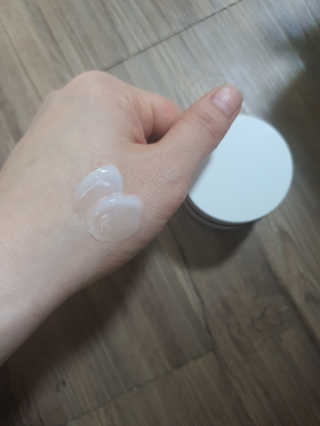 La Theorie Hydrating Ingredients | 하이드레이팅 인그레이디언츠 — 5점을 준 리뷰어가 2020년 5월 올린 사용 사진