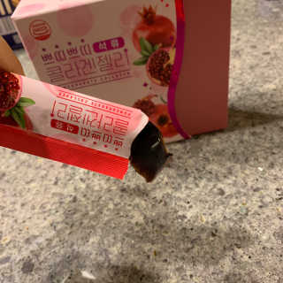 헬스업_쁘띠쁘띠석류콜라겐젤리_20g x 14포 — 5점을 준 리뷰어가 2020년 8월 올린 사용 사진
