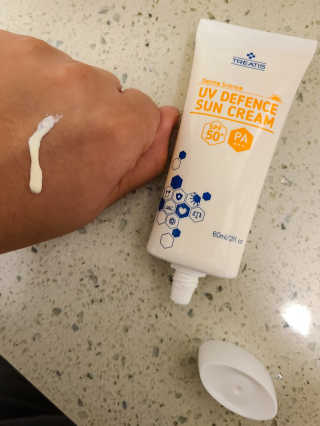 트리티스 US [TREATIS] UV Defence Sun Cream PA+++ / SPF50+ — 5점을 준 리뷰어가 2021년 1월 올린 사용 사진