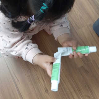 메디덴코 투투스 키즈 어린이 치약 — 5점을 준 리뷰어가 2020년 4월 올린 사용 사진