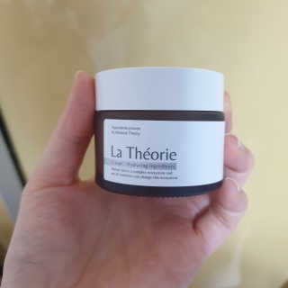 La Theorie Hydrating Ingredients | 하이드레이팅 인그레이디언츠 — 5점을 준 리뷰어가 2020년 4월 올린 사용 사진