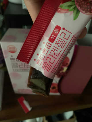 헬스업_쁘띠쁘띠석류콜라겐젤리_20g x 14포 — 5점을 준 리뷰어가 2020년 10월 올린 사용 사진