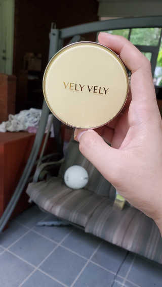 VELY VELY 아우라 허니 글로우 쿠션 — 5점을 준 리뷰어가 2020년 4월 올린 사용 사진