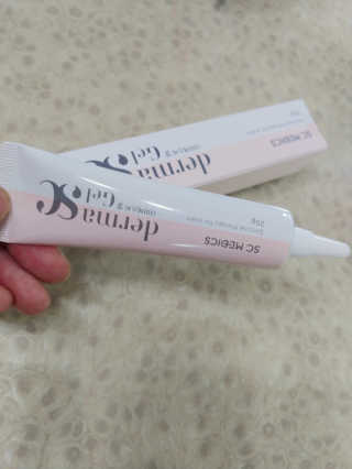 derma SC-Gel 더마에스씨 겔 20g — 5점을 준 리뷰어가 2020년 4월 올린 사용 사진