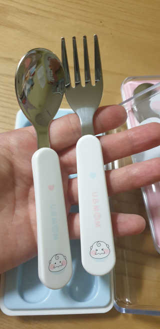 유비맘 스푼포크 케이스 세트 1+1 _컬러랜덤 발송 — 5점을 준 리뷰어가 2020년 11월 올린 사용 사진
